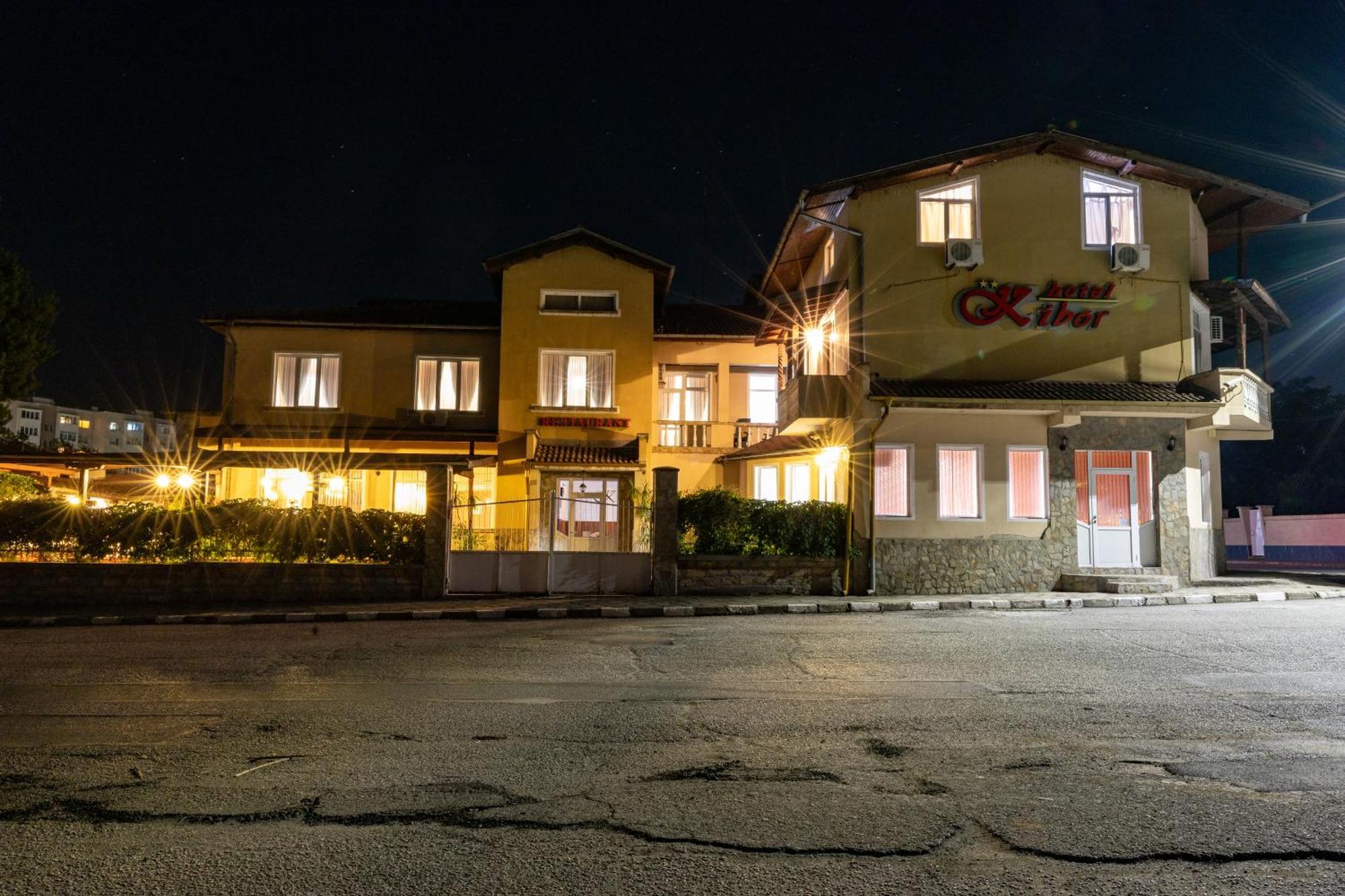Hotel Kibor Gulubovo  Exterior photo